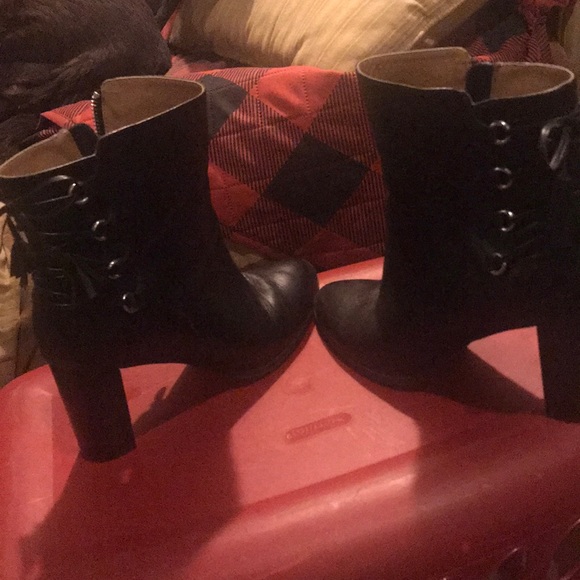 Shoes - Picture 3 of 7